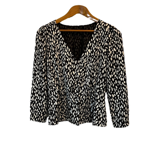 J.CREW Women’s button down V  Neck  lined size 2 long sleeve blouse